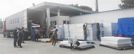 外貿(mào)中空板出貨4 外貿(mào)中空板出貨4