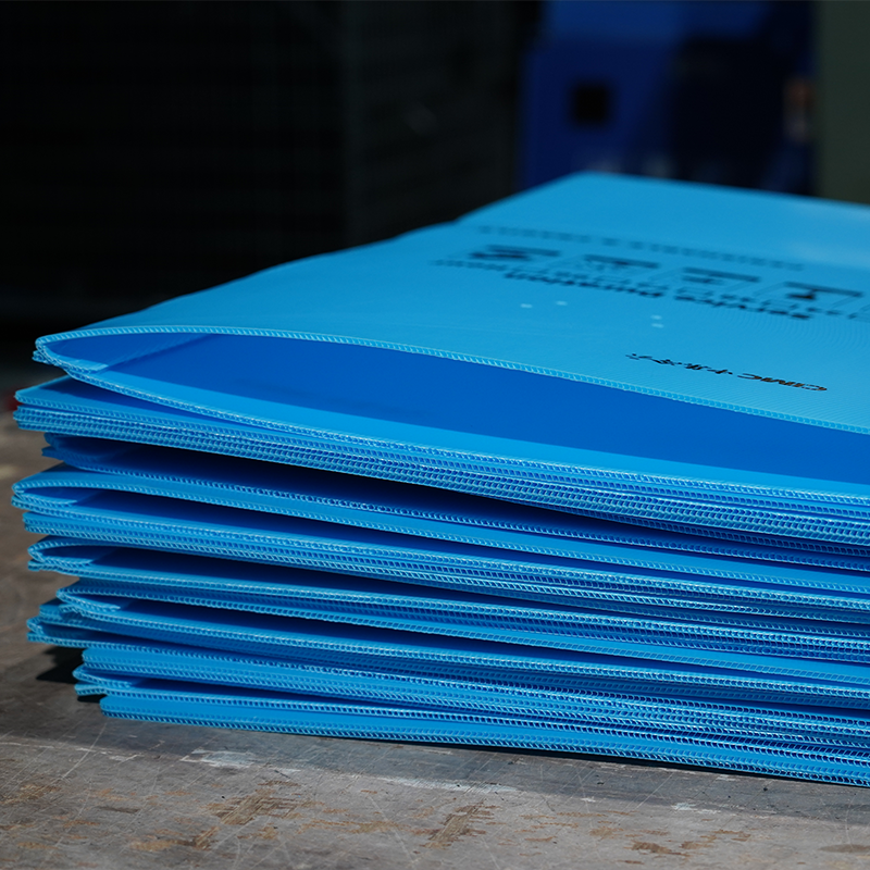 淺藍色冷鏈中空板箱